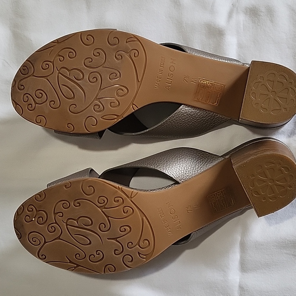 Brighton Alison Silver and Tan Mules with Metallic Medallion - Picture 3 of 6